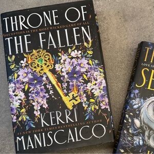 NEW First Edition Throne of the Fallen Kerri Maniscalco Hardback Book Romantasy